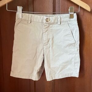 Vineyard Vines boys size 6 khaki shorts